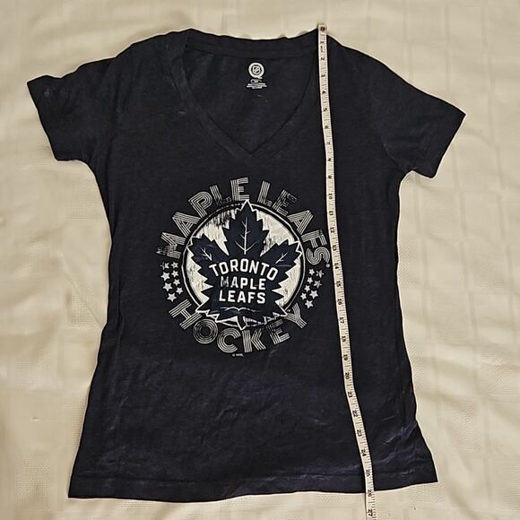 NHL Women's Hockey Logo Toronto Maple Leaf T-Shirt Navy Blue Medium - Picture 12 of 16